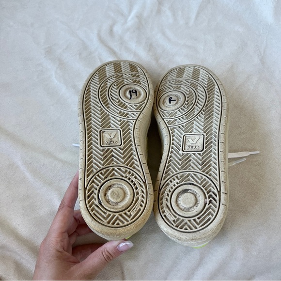 Veja V-10 Sneaker in Extra White Jaune Fluo Size 7 - Picture 7 of 11